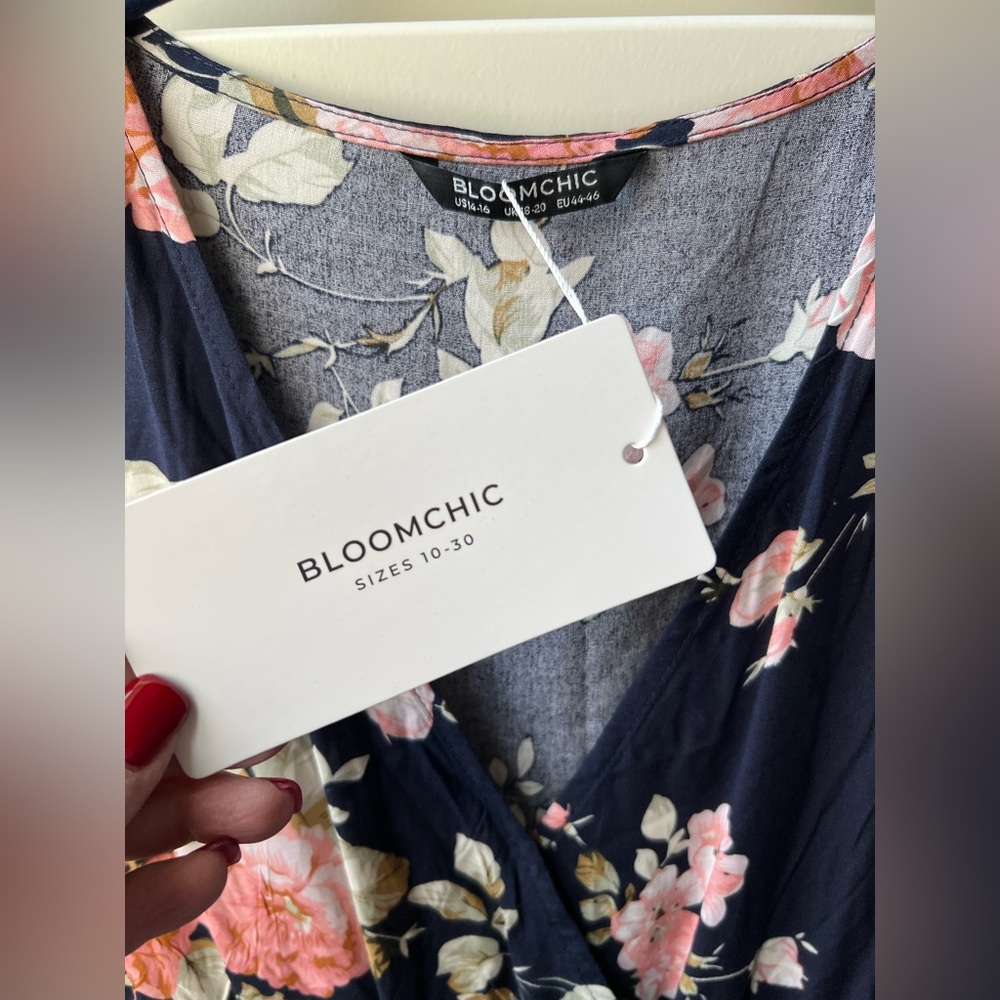 BLOOMCHIC - NWT - 14-16 - Navy/Pink/Ivory -
Maxi Dress - Picture 5 of 12